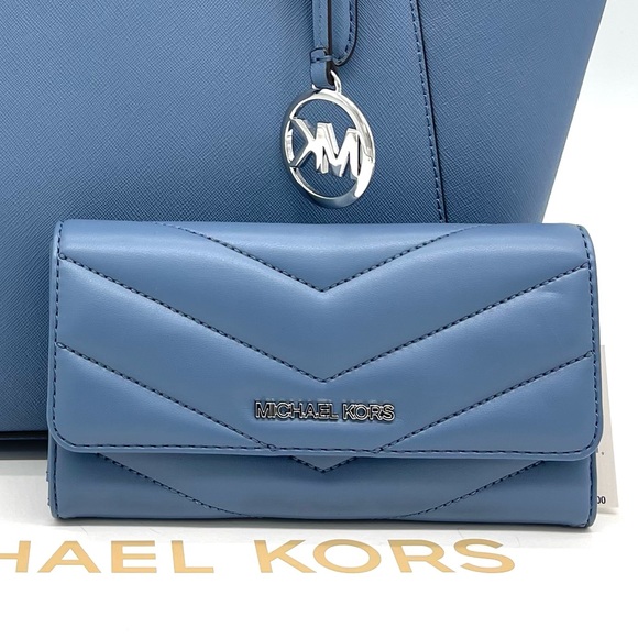 Michael Kors Large Trifold Wallet - Picture 1 of 5